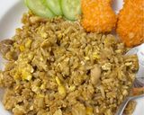 Foto langkah ke 5 dari resep Nasi Goreng Kecap Paha Ayam Fillet.