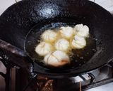 A picture of step 5 of Chicken Kachori.