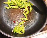 A picture of step 4 of Perfect Summer Snack: Edamame Peperoncino.