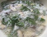 Gambar langkah 4 resipi Sup Telur Tofu Cendawan.
