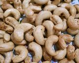 Foto langkah ke 3 dari resep Kacang Mede Goreng.