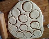 Foto del passaggio 4 della ricetta Ciambelle morbidissime al forno