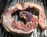 Foto del paso 1 de la receta: Pechito de cerdo con manta y papas al horno