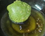 A picture of step 3 of Palak Masala Puri.