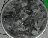Foto langkah ke 1 dari resep Cumi bumbu hitam pedas.