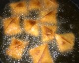 A picture of step 8 of Bread samosa.