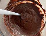 Foto del paso 2 de la receta: Trufas de chocolate y aguacate