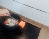 Foto del paso 2 de la receta: Croquetas de chorizo y huevo cocido