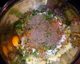 A picture of step 2 of spicy chicken burgers.