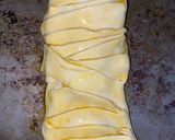 Foto langkah ke 4 dari resep Coklat Pisang Puff Pastry.