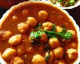 A picture of step 4 of Chana Masala.