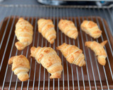 Foto del paso 3 de la receta: Mini croissants de mantequilla sin lactosa y coquitos caseros
