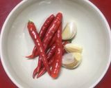 รูปขั้นตอนการทำที่ 1 ของ น้ำพริกกะปิ