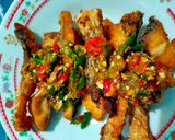 Foto langkah ke 4 dari resep Ikan Goreng Cabai Rawit.