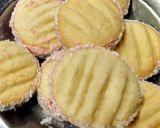 A picture of step 2 of Velvet blood ruby cherry butter cookies.