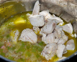 Foto del paso 6 de la receta: Pechuga de pollo con salchichas blancas a la cerveza