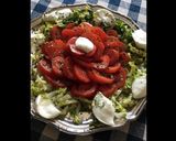 Une image de l'étape 3 de Salade de tomates olivettes émincé de scarole et mozzarella di buffala.