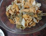 Foto del paso 2 de la receta: Tupper de ensaladilla de pasta sin mayonesa