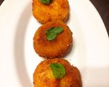 A picture of step 6 of Cheese pull Pizza bread bomb.