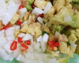 Foto langkah ke 2 dari resep Simple Guacamole.