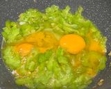 รูปขั้นตอนการทำที่ 4 ของ มะระผัดไข่