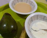 A picture of step 1 of Avocado smoothie.
