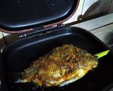 Foto langkah ke 3 dari resep Ikan bakar kecap simple.