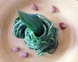 A picture of step 5 of Spaghetti with Spinach and Almond Pesto.