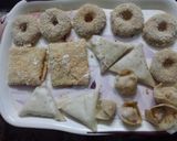 A picture of step 3 of Chicken Donuts.