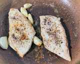 Foto langkah ke 4 dari resep Chicken Steak With Mushroom Sauce.