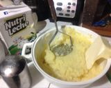 Foto del paso 2 de la receta: Salchichas al horno con puré de papa