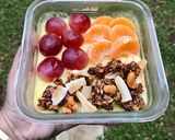 Foto langkah ke 5 dari resep •Pineapple Smoothies with Banana, Orange, Grape and Granola• by Dapur Itha.