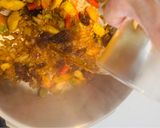 Foto del paso 4 de la receta: Pollo a la crema con setas variadas