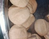 अजवाइन की पूरी (ajwain ki poori recipe in Hindi) रेसिपी चरण 3 फोटो