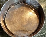 Foto del passaggio 5 della ricetta Cheesecake alla salsa di fragole mirtilli e cioccolato fondente