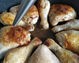 Foto del paso 4 de la receta: Muslos de pollo en salsa de soja y naranja