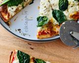 Foto del paso 5 de la receta: Pizza con harina de garbanzos 🍃🍕 🍕🍃