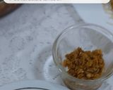 A picture of step 8 of Singaporean rice noodles.