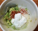 Foto del paso 1 de la receta: Ensalada crujiente de atún con aguacate