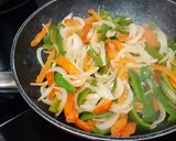 Foto del paso 3 de la receta: Huevos-flan con pimientos con tomate