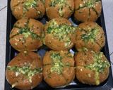 Foto langkah ke 7 dari resep 38. Korean Garlic Double Cheese Bread (with Burger Bun).