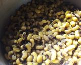 A picture of step 1 of Black eyed beans sabzi.