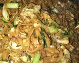 Foto langkah ke 4 dari resep Kwetiau goreng rumahan.
