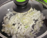 Foto del paso 1 de la receta: Tellinas, con cebolla caramelizada y sake