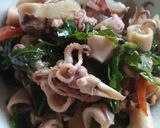 Foto langkah ke 3 dari resep Tumis cumi asin simple.