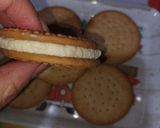 Foto del paso 3 de la receta: Galletitas rellenas de ricota y miel