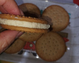 Foto del paso 3 de la receta: Galletitas rellenas de ricota y miel