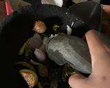 Foto langkah ke 2 dari resep Telur Penyet Kecap.