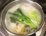 A picture of step 5 of Chicken Paitan Ramen.