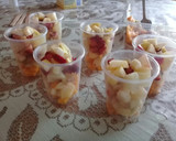 Foto del paso 3 de la receta: Frutiletas 🍭 🍑🥭🍌🍓🍏🍍 🥛🥛🥛